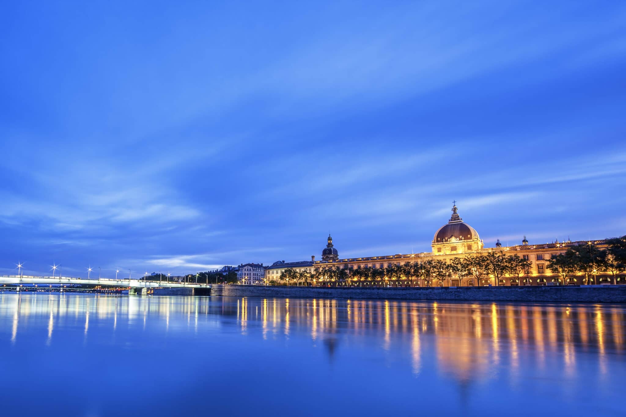 Ville de Lyon de nuit